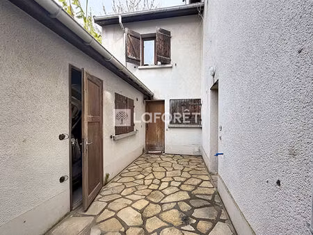 immeuble de rapport ? maison divisée en 4 f2 à thiais secteur pavillonnaire
