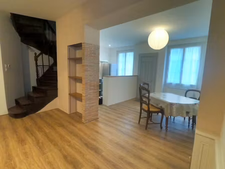 maison le lion d angers 4 pièce(s) 104 m2