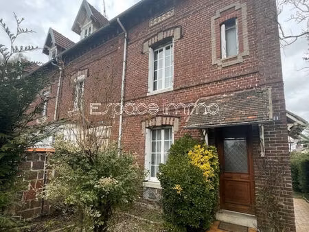 maison mitoyenne d'un côté - 94m² - 500m² de terrain - garage - centre de malaunay