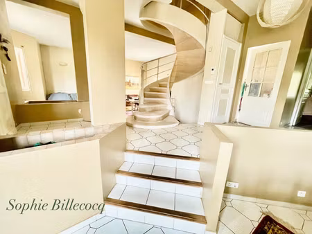 maison à vendre saint prix 9 pièce(s) 233m2 849 000€
