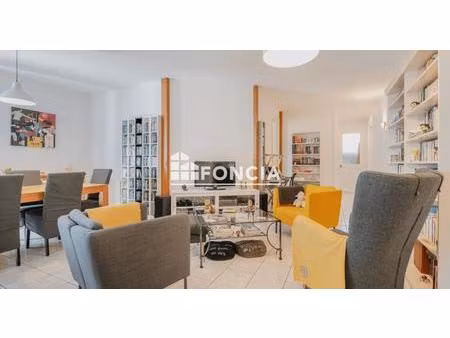 t4 lumineux avec cour privative rare – centre firminy