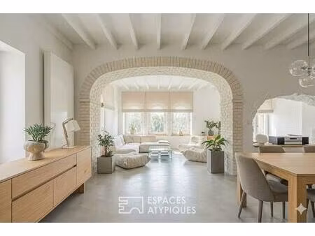 maison de charme avec jardin suspendu  piscine et dépendance aménagée