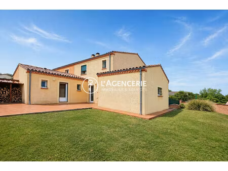charmante maison aux volumes généreux avec extérieur agréabl