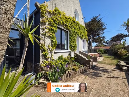 santec : coup de coeur de 110m² charme des années 50 vue mer et jardin clos