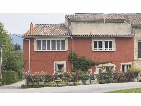 combovin maison de village de 142 m2 avec terrasse et jardin