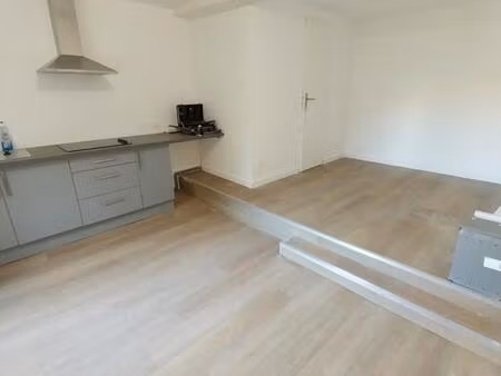 location appartement 1 pièce 21m² castillon la bataille 33350