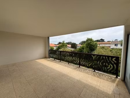 appartement à vendre 2 pièces boucau (64) et place de parking sous-terrain