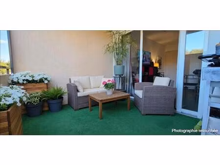 appartement récent avec terrasse et place de parking privée- résidence nature park