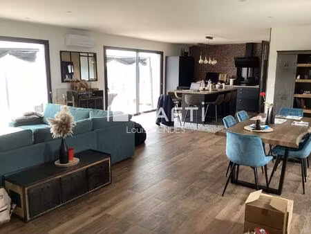 propriété 193 m2  studio séparé  jardin de 5000 m²