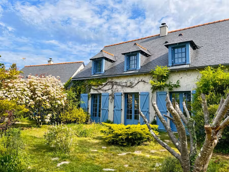 propriété à la breille les pins