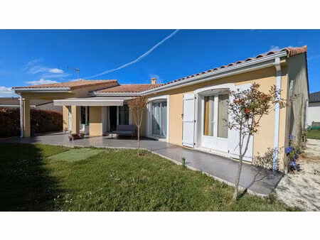 vente maison 5 pièces  118.84m²  lasserre