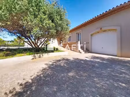 superbe villa de plain-pied avec piscine proche a75