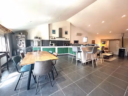 noves - bel appartement duplex de 5 pièces avec parking dans résidence de caractère