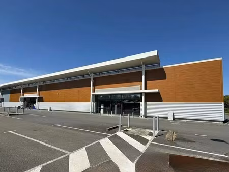 location commerce chantonnay 85110 476m²