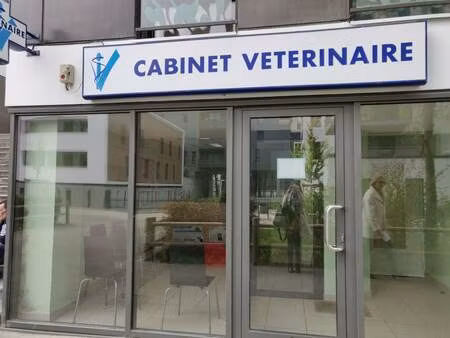 location commerce hérouville-saint-clair 14200 85m²