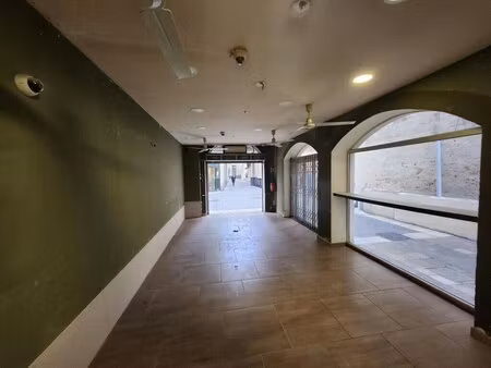 location commerce montpellier 34000 131m²