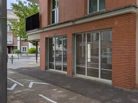 location commerce orleans 45000 58m²