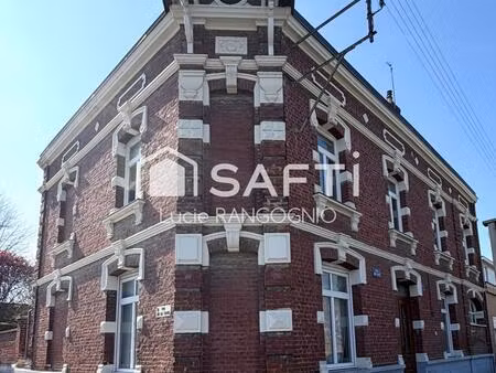 magnifique maison de maitre de 1904 - énorme potentiel!
