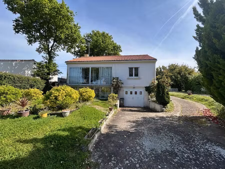 maison sur sous-sol avec terrain constructible 1796m2
