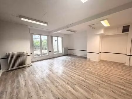 location bureaux 166 m²