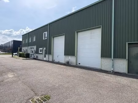 location entrepôt villefontaine 38090 120m²