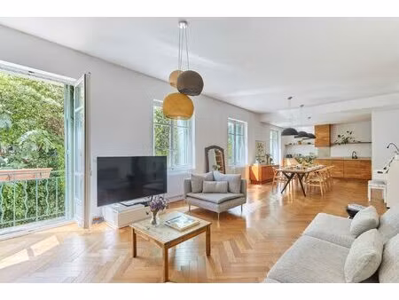 aix superbe appartement familial t5 + studio cave garage parking