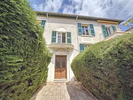 a vendre 3/4 pièces 73 m² avec terrasse  jardinet  2 caves - proche plages et centre...