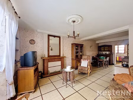 a vendre maison de ville en pierre de 176 m² avec terrasse et garage au coeur de valence s