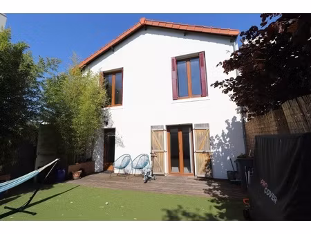maison 7 pièces - 140 m²