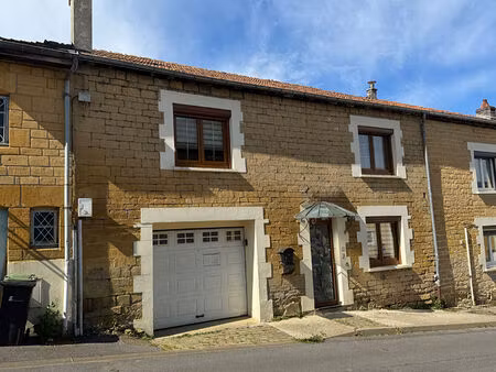 maison de pierre rénovée de 138 m2 sh avec 1 garage et 1 cour à boutancourt