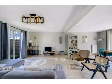 fontenay-le-fleury – a contemporary 4-bed property with a garden with id 2886820621