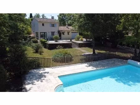 très agréable villa avec piscine