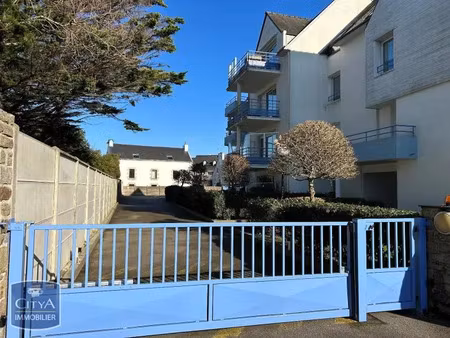 parking à louer 15 m² - auray (56) - 90€