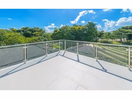 superbe 4 pieces avec terrasse de 22 m2 à 3 min de la place morny