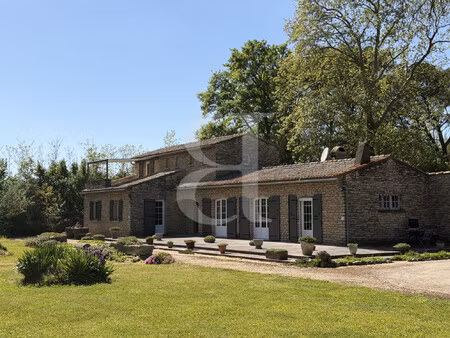 magnifique mas en pierre à plan d'orgon - exclusivité