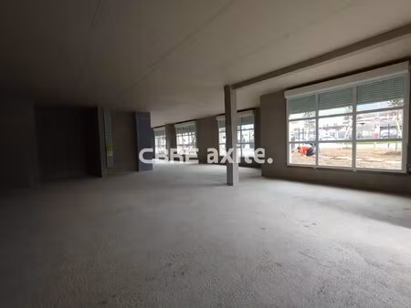 location local commercial 191m² thyez 74300