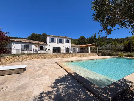 villa 6 pièce(s) 240 m2