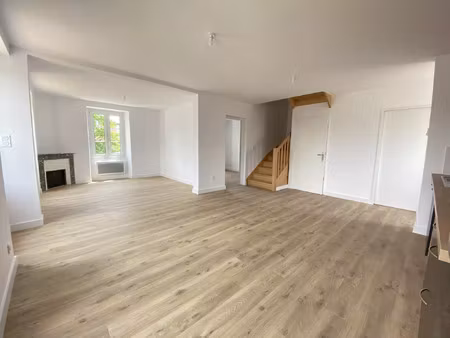 location appartement 4 pièces 77 m² à uhart-cize (64220)