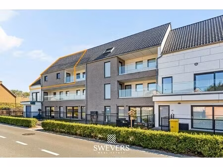 instapklaar appartement met 2 slaapkamers en ruim terras in recent gebouw te laakdal