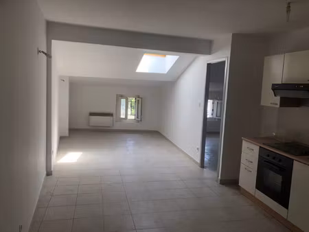 location appartement 2 pièces 35 m² à saint-hippolyte-du-fort (30170)