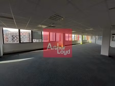 location bureaux 313 m² à 567 m²