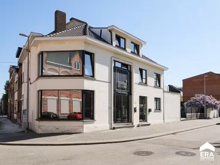 woonhuis met handelsgedeelte