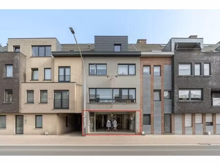 goed gelegen gelijkvloers handelspand van maar liefst 436m²