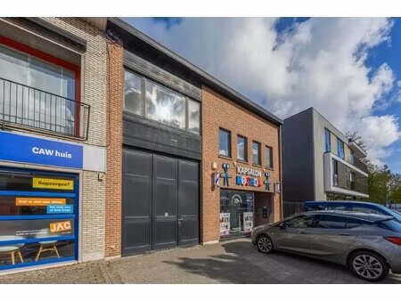 handelshuis met magazijn op centrale ligging