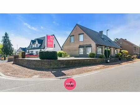royale gezinswoning in een geliefde omgeving in eisden