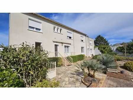 vente maison familiale avec dépendance  sous-sol et double garage à maulévrier
