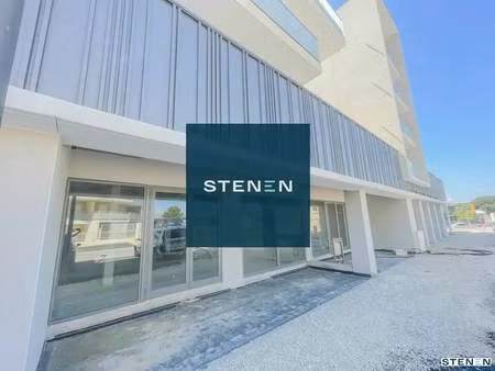 location commerce les angles 30133 255m² à 742m²