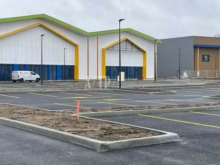 location commerce virsac 33240 628m²