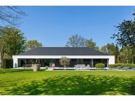 exclusieve gerenoveerde designvilla op 2.000 m² te schilde