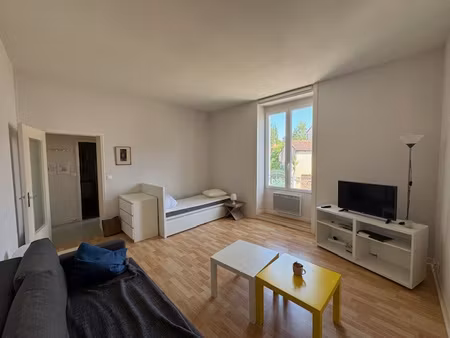 location appartement 1 pièce 33m² montmorillon 86500